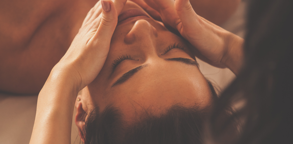 Mukha Abhyanga an Ayurvedic Facial Massage